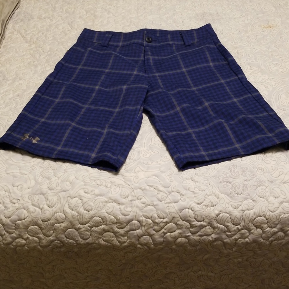 NWOT Under Armour boys shorts